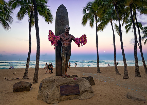 Duke Kahanamoku Statue